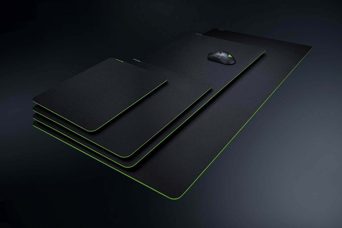 RAZER Gigantus V2 | Anti-slip Base | Soft Micro-weave Cloth Surface | Ultra Large | Thick & High Dense Rubber Foam | Gaming Mousepad (Black / 940mm x 410mm x 4mm)