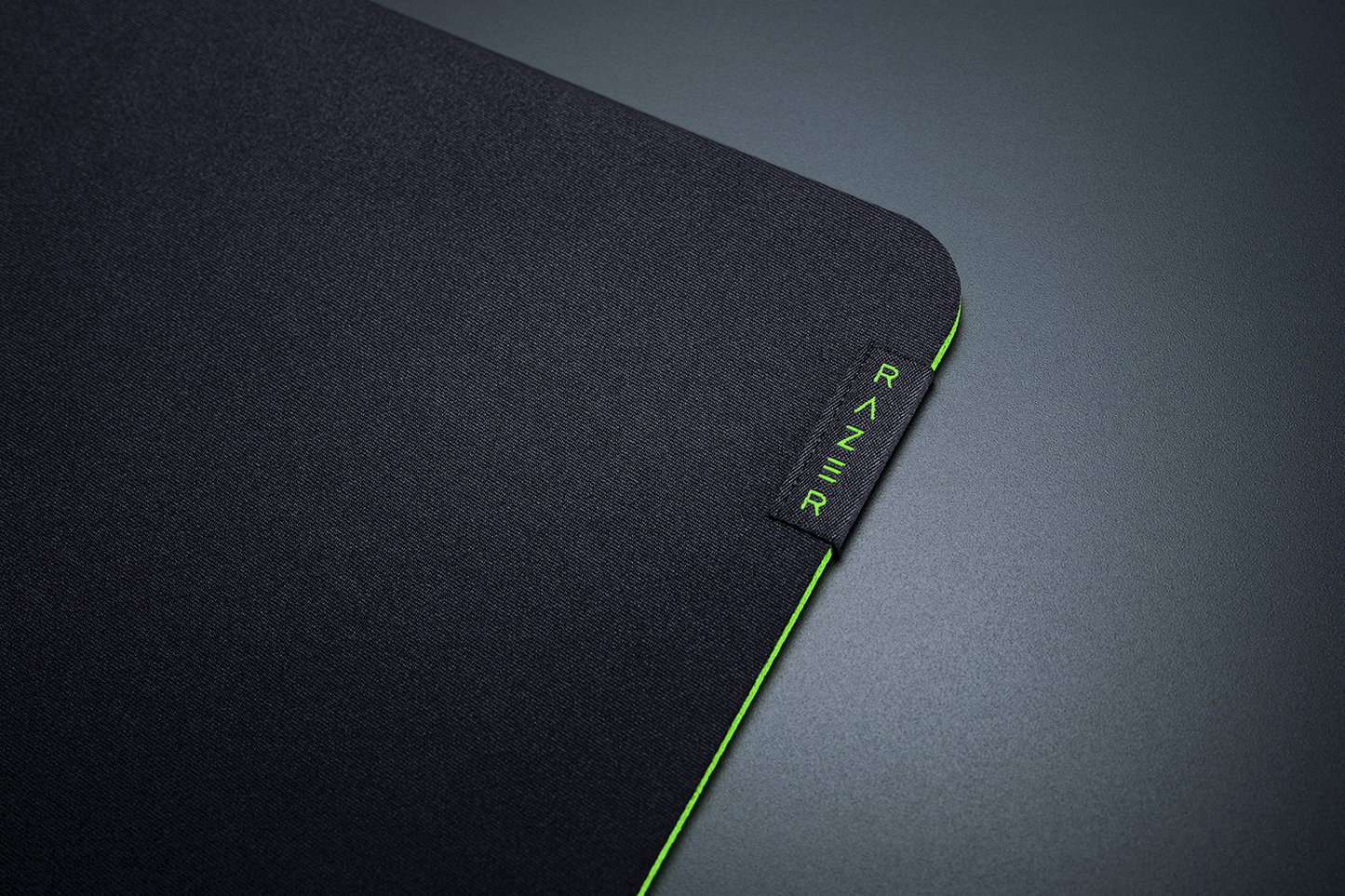 RAZER Gigantus V2 | Anti-slip Base | Soft Micro-weave Cloth Surface | Ultra Large | Thick & High Dense Rubber Foam | Gaming Mousepad (Black / 940mm x 410mm x 4mm)